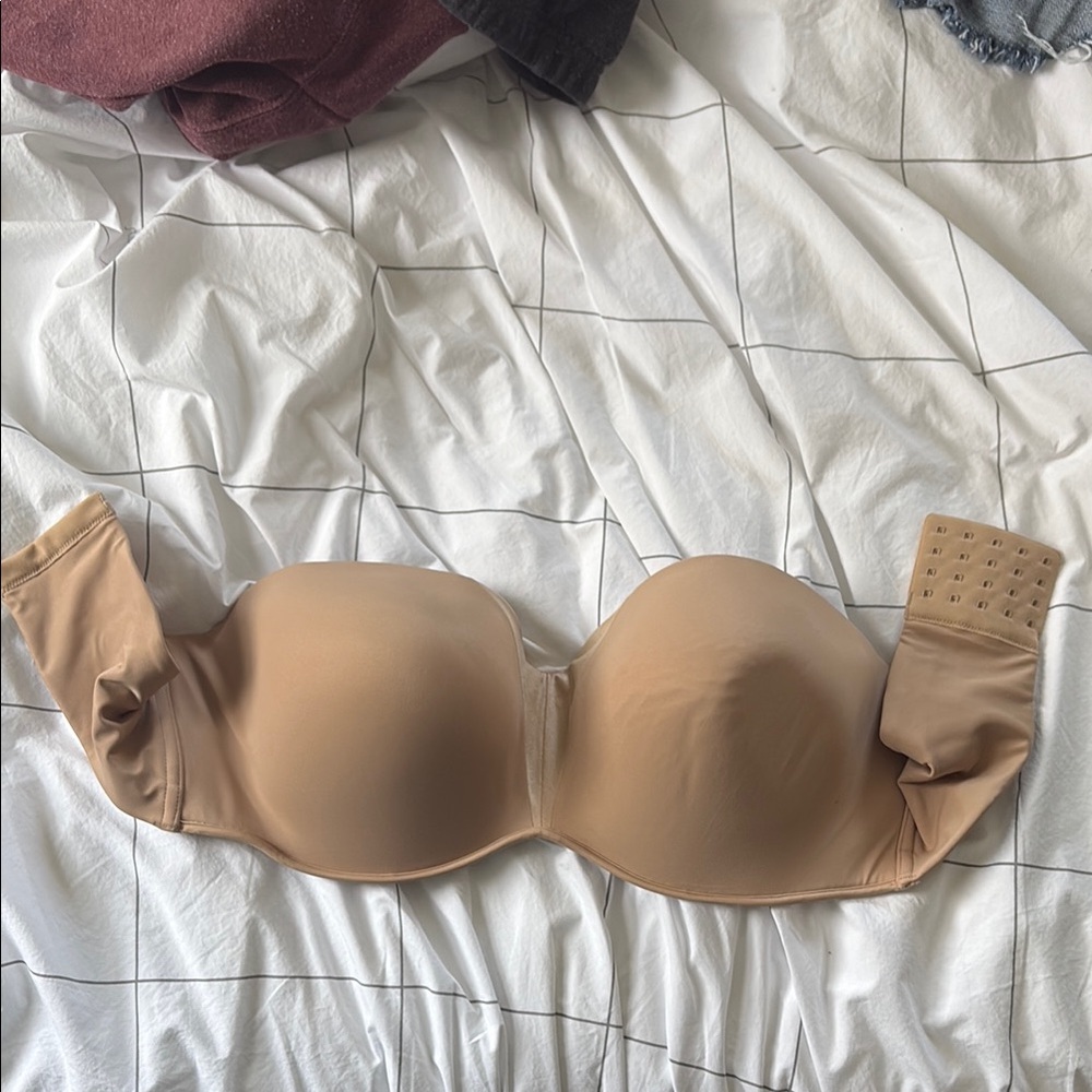 Seamless Strapless Soma Bra - Tan